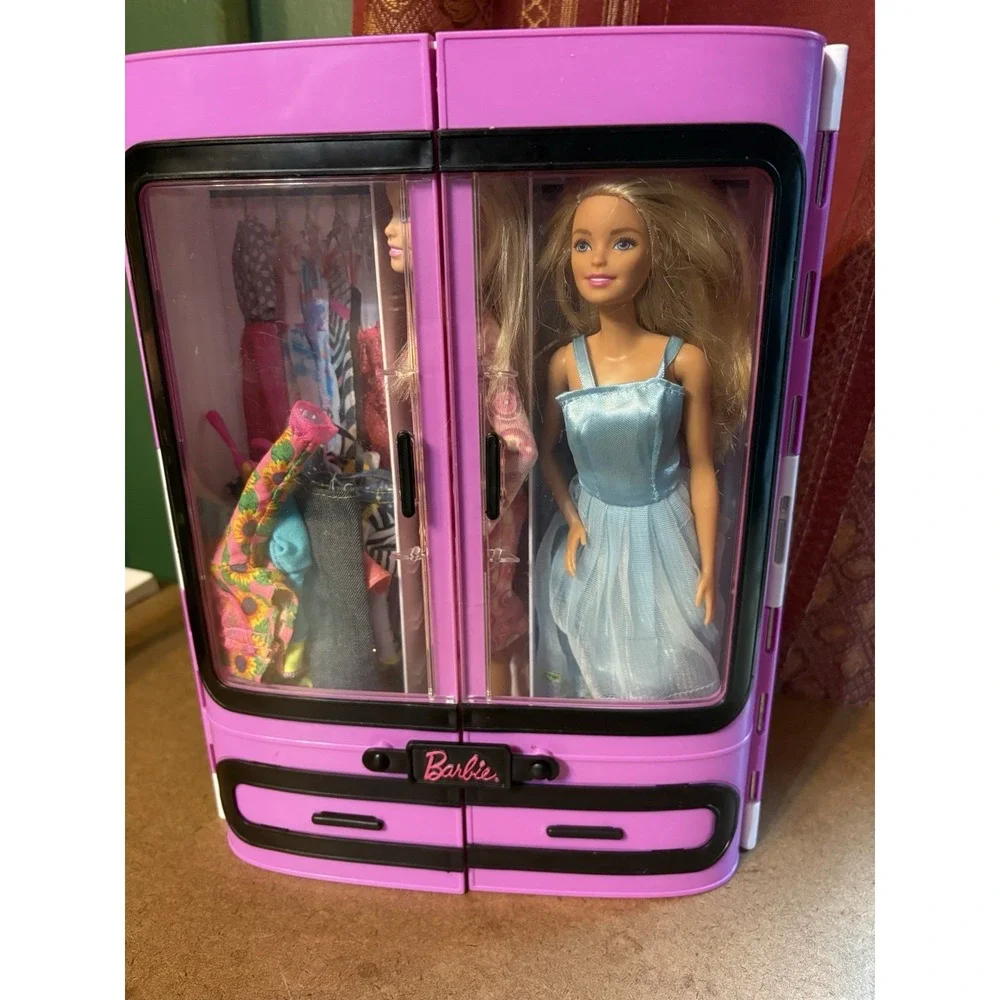 Barbie fun wardrobe